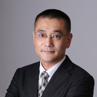 森岡 智昭 氏